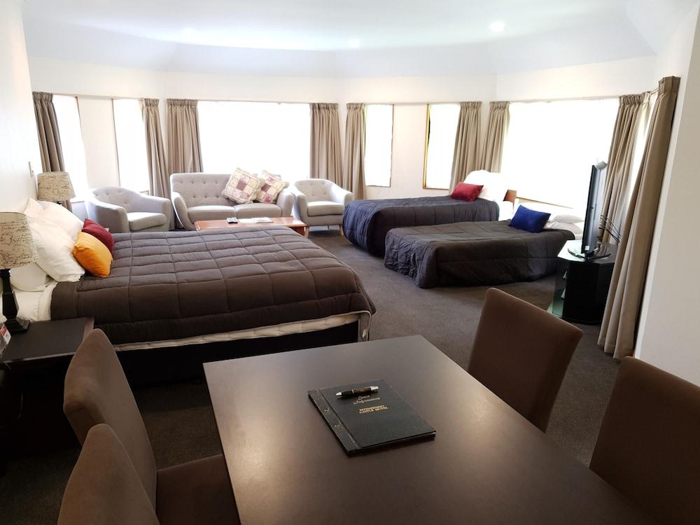 Fitzherbert Castle Motel 4*