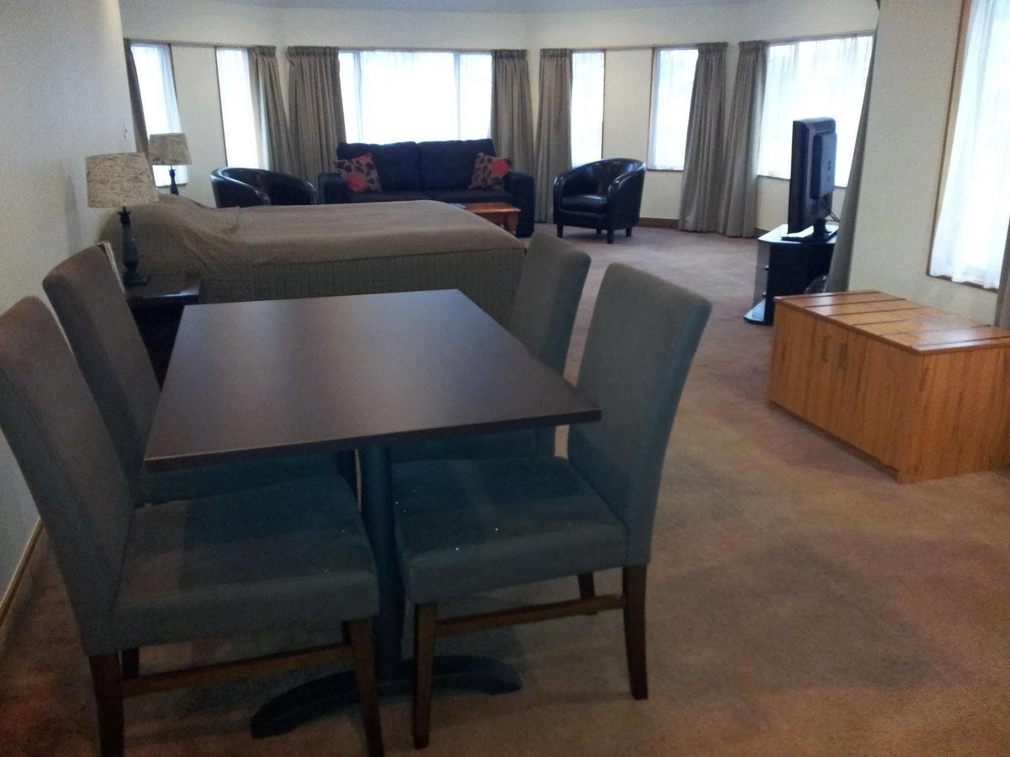 Fitzherbert Castle Motel Palmerston North